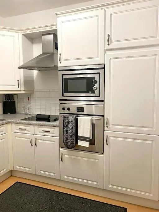 Waterside Haven In Cardiff Apartman