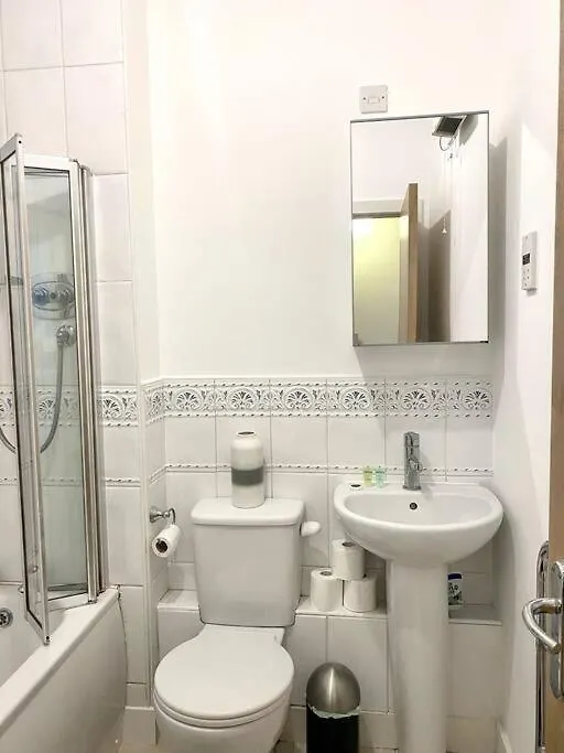 Waterside Haven In Cardiff Apartman 0*,
